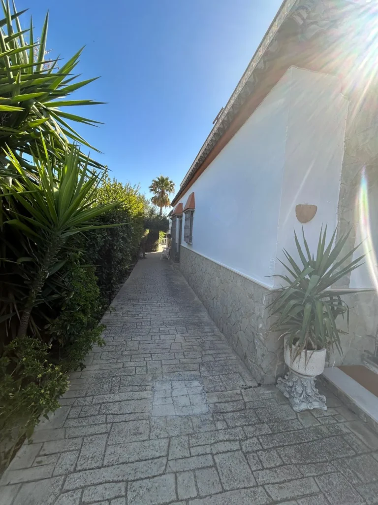 Chalet con piscina-El Cuervo