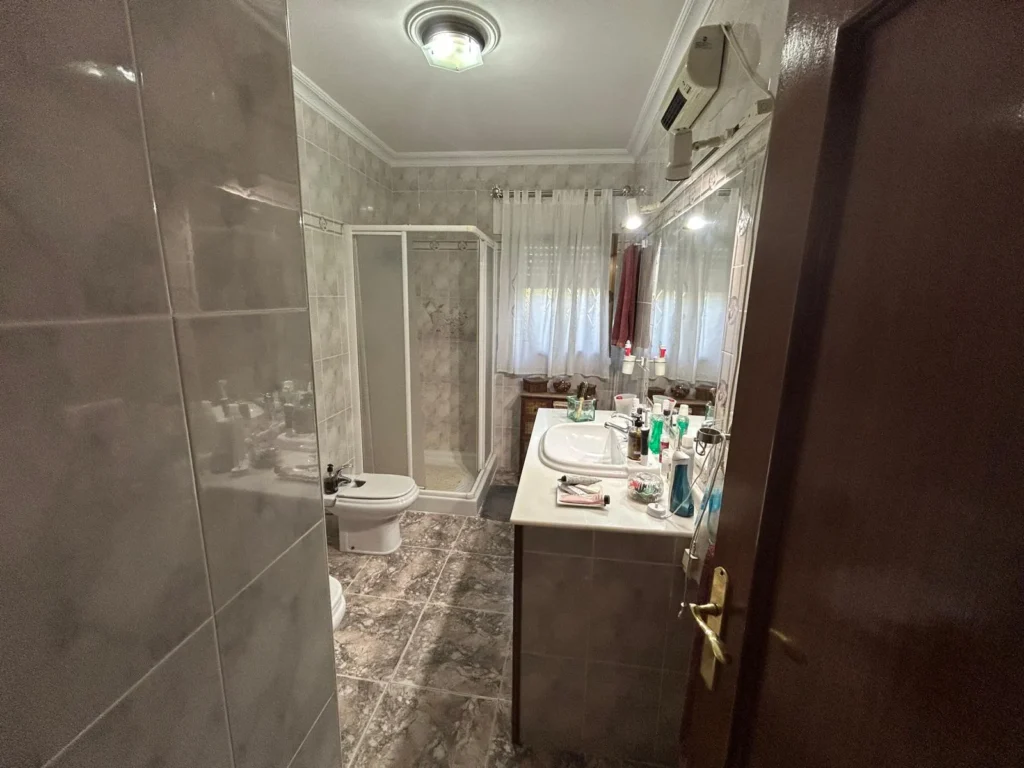 Chalet con piscina-El Cuervo