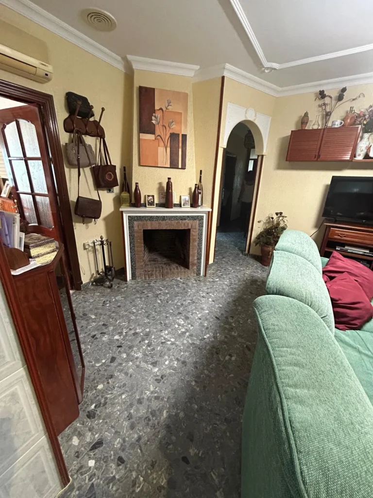 Chalet con piscina-El Cuervo