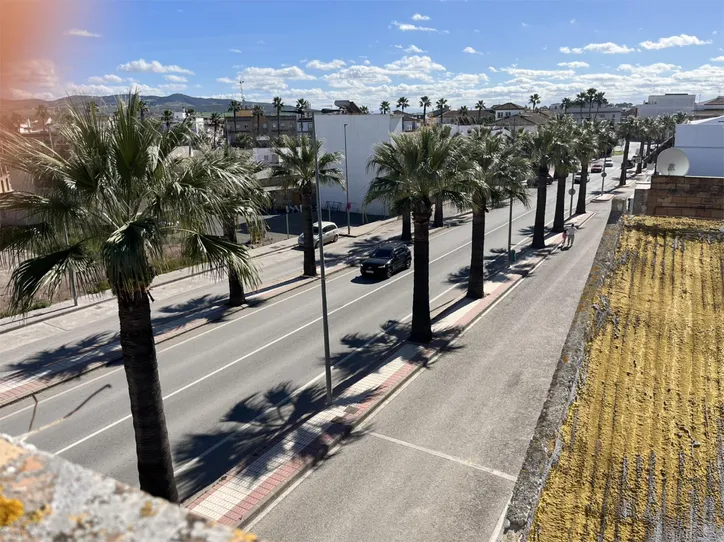 Edificio tres plantas en venta-El Cuervo de Sevilla