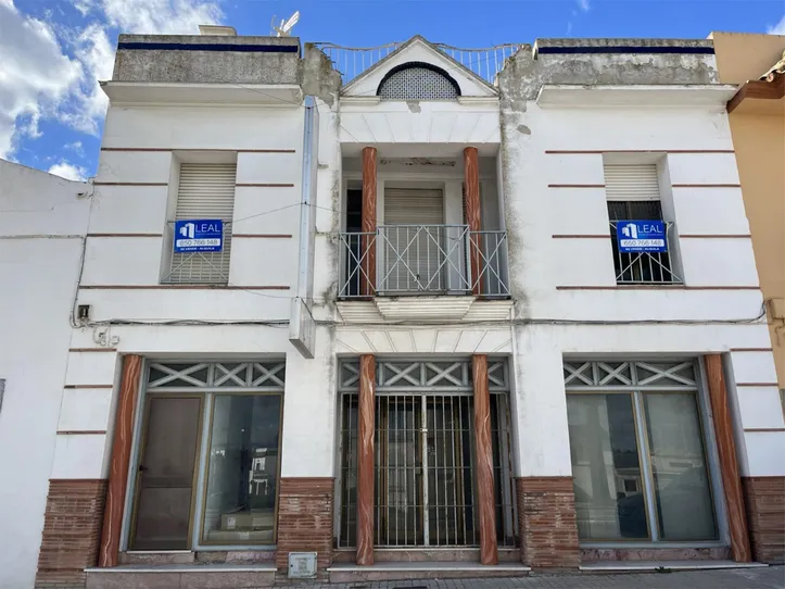 Edificio tres plantas en venta-El Cuervo de Sevilla