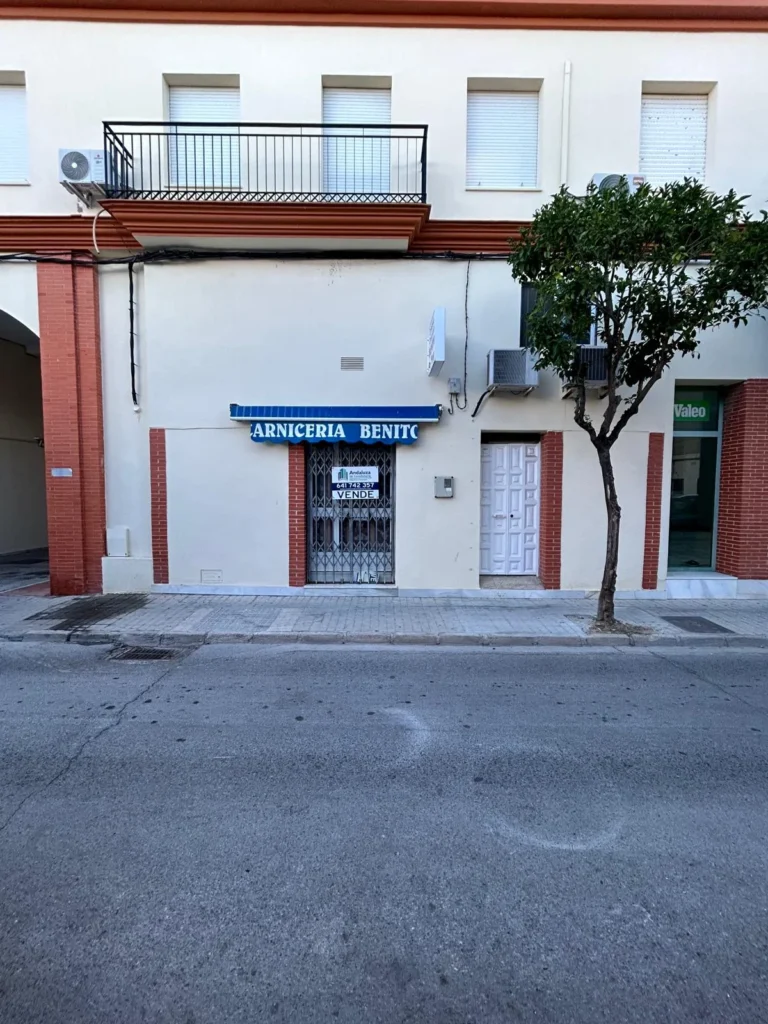 Local Comercial + Trastero en venta-El Cuervo