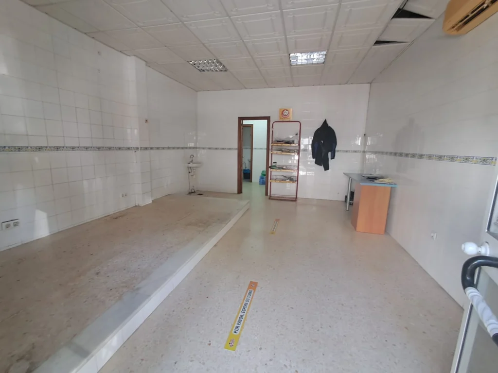 Local Comercial + Trastero en venta-El Cuervo
