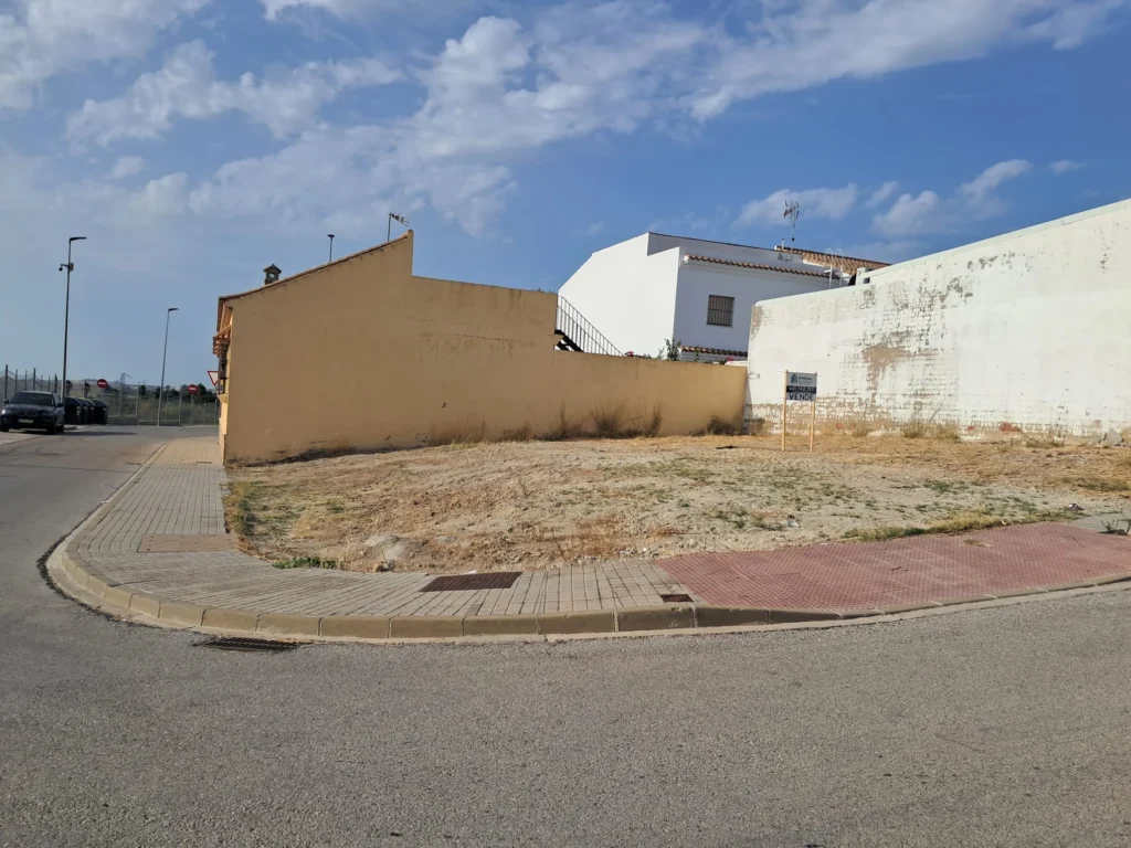 Solar Urbano El Cuervo-Parque Vicente Ferrer
